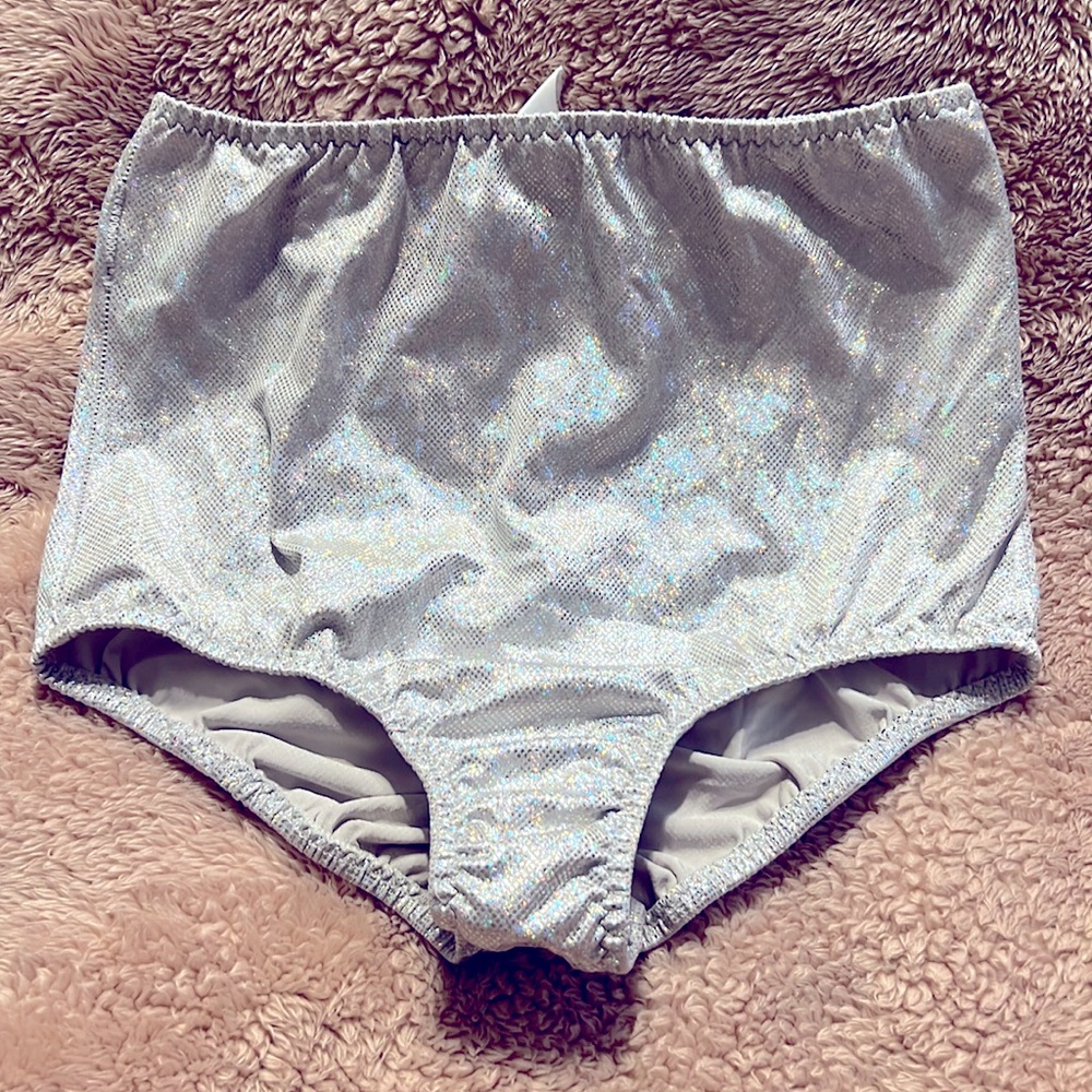 iHeartRaves Silver Holographic Bottom
